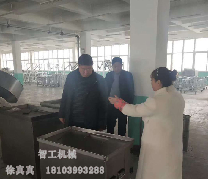 魯山老客戶再次來(lái)許昌智工考察訂購(gòu)湯圓機(jī)、元宵制陷機(jī)！